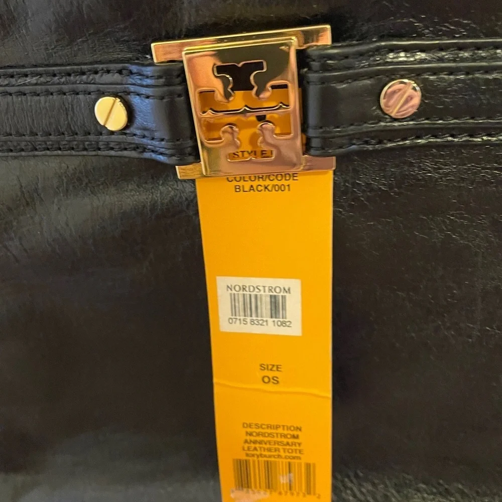 Authentic Leather Tory Burch Shoulder Bag .